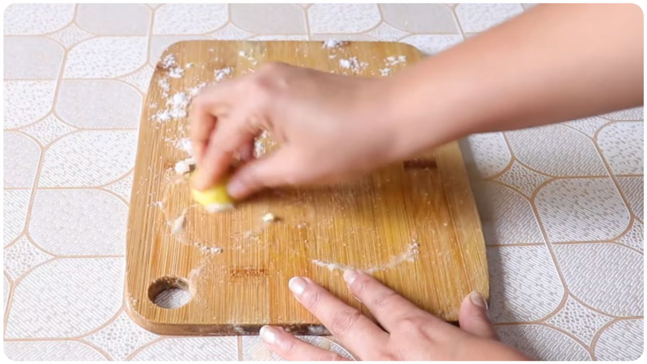 cutting board cleaning hacks